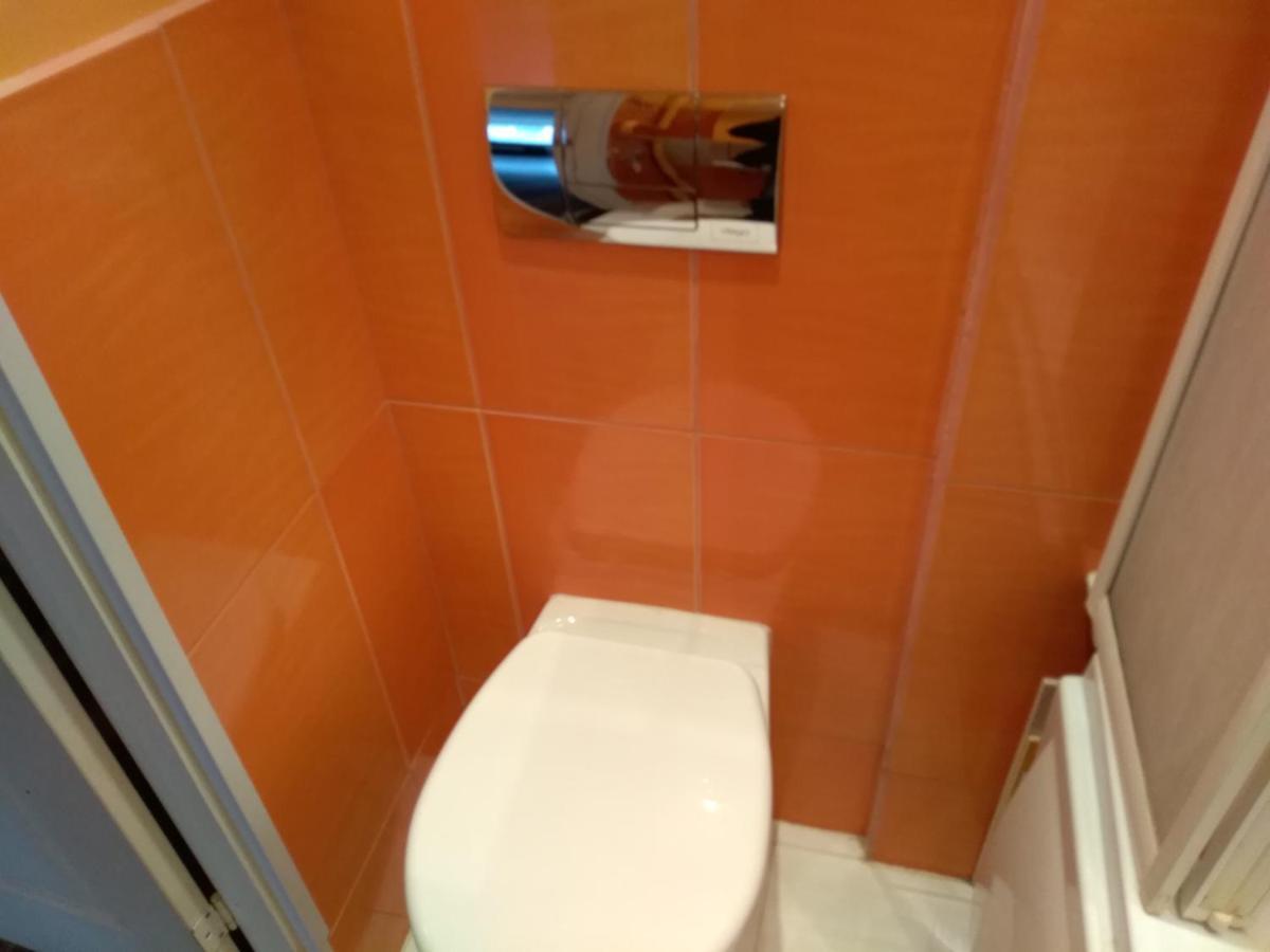 Brivibas 25 Apartamenti Ventspils Bagian luar foto